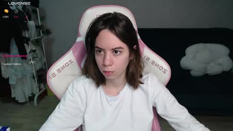 Snapshot of allie_hazie chatting on 03/25/26, 12:05 alice online show from 03/25/26, 12:05