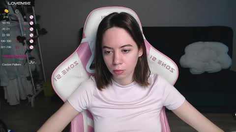 Snapshot of allie_hazie chatting on 03/29/26, 12:21 alice online show from 03/29/26, 12:21