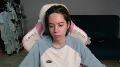 Snapshot of allie_hazie chatting on 04/11/26, 12:59 alice online show from 04/11/26, 12:59