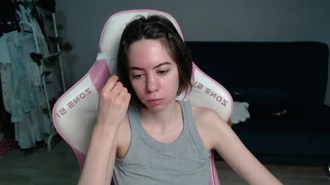 Snapshot of allie_hazie chatting on 04/12/26, 12:26 alice online show from 04/12/26, 12:26