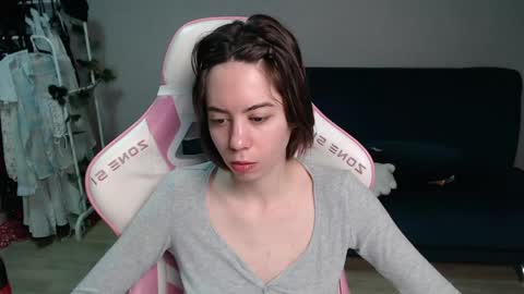 Snapshot of allie_hazie chatting on 04/12/26, 11:32 alice online show from 04/12/26, 11:32