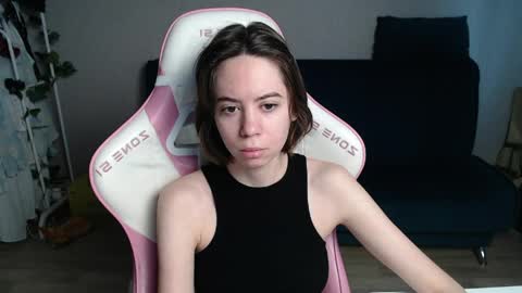 Snapshot of allie_hazie chatting on 04/20/26, 12:24 alice online show from 04/20/26, 12:24