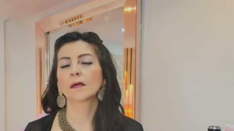 Aliie  online show from 10/01/25, 12:00