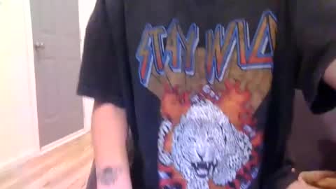 Snapshot of alliebearx chatting on 02/11/25, 12:06 alliebearx online show from 02/11/25, 12:06