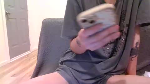 Snapshot of alliebearx chatting on 02/12/25, 05:05 alliebearx online show from 02/12/25, 05:05