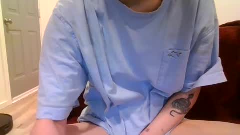 Snapshot of alliebearx chatting on 02/19/25, 05:38 alliebearx online show from 02/19/25, 05:38