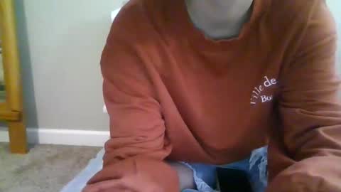 Snapshot of alliebearx chatting on 10/02/25, 10:17 alliebearx online show from 10/02/25, 10:17