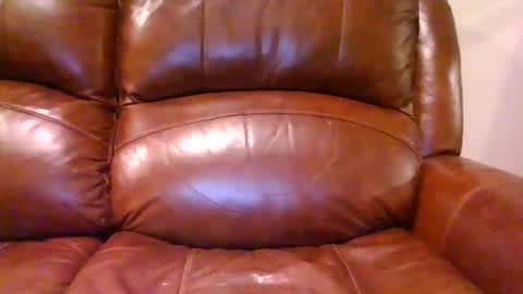 Snapshot of alliebearx chatting on 10/28/25, 04:05 alliebearx online show from 10/28/25, 04:05