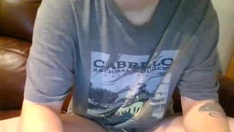 Snapshot of alliebearx chatting on 11/12/25, 05:02 alliebearx online show from 11/12/25, 05:02