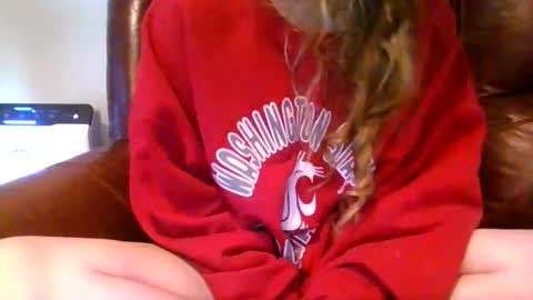 Snapshot of alliebearx chatting on 03/06/26, 04:36 alliebearx online show from 03/06/26, 04:36