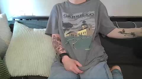 Snapshot of alliebearx chatting on 04/21/26, 09:06 alliebearx online show from 04/21/26, 09:06