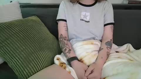 Snapshot of alliebearx chatting on 05/04/26, 02:18 alliebearx online show from 05/04/26, 02:18