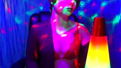 Snapshot of alliebells1 chatting on 12/03/24, 10:40 alliebells1 online show from 12/03/24, 10:40