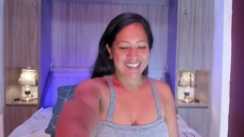 Snapshot of alliebennet chatting on 04/19/26, 12:04 ALISON online show from 04/19/26, 12:04