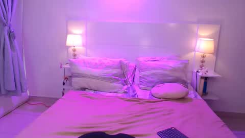 Snapshot of allieemod chatting on 11/30/25, 08:13 allieemod online show from 11/30/25, 08:13