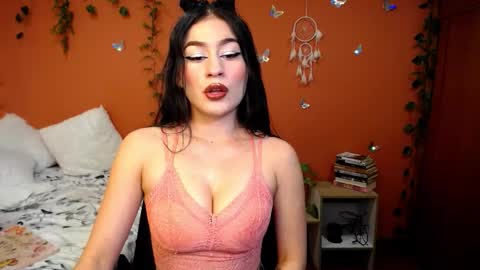 Snapshot of allierose_ chatting on 10/07/25, 03:42 Allie  online show from 10/07/25, 03:42