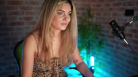 Allie online show from 01/10/25, 05:37