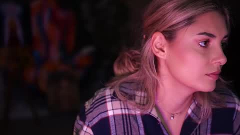 Allie online show from 11/06/25, 06:03