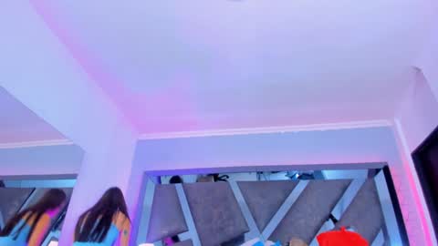 Snapshot of allijadid chatting on 01/25/25, 10:40    online show from 01/25/25, 10:40