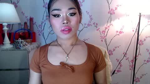 Snapshot of allirah20x chatting on 01/27/25, 07:35 Allirah online show from 01/27/25, 07:35