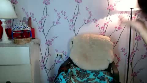 Snapshot of allirah20x chatting on 02/20/25, 08:25 Allirah online show from 02/20/25, 08:25