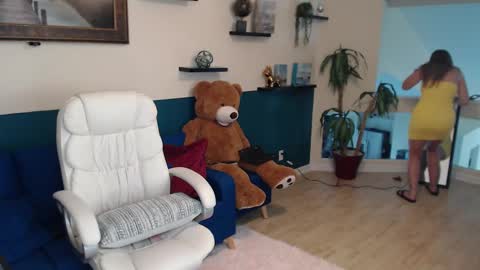 Snapshot of allison_hill19 chatting on 10/28/25, 07:05 Alli online show from 10/28/25, 07:05