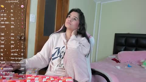 Snapshot of allison_love chatting on 12/13/24, 09:35 allison online show from 12/13/24, 09:35