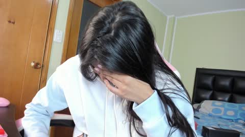 Snapshot of allison_love chatting on 01/01/25, 08:45 allison online show from 01/01/25, 08:45