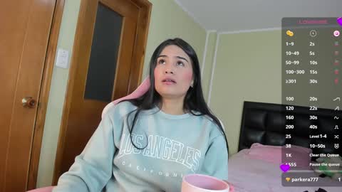 Snapshot of allison_love chatting on 02/06/25, 01:27 allison online show from 02/06/25, 01:27