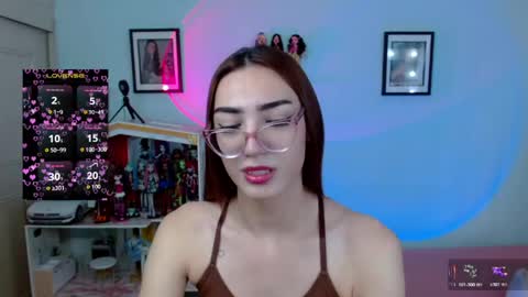 Snapshot of allisonblossom chatting on 05/11/26, 07:11 online show from 05/11/26, 07:11
