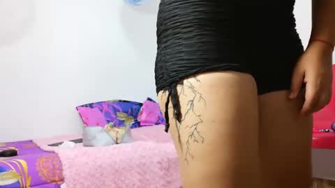 Snapshot of allisonnjones chatting on 11/24/25, 08:52 allisonnjones online show from 11/24/25, 08:52