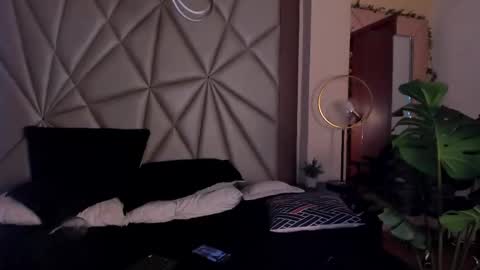 Snapshot of allisonowens_ chatting on 11/27/25, 01:13 allisonowens_ online show from 11/27/25, 01:13