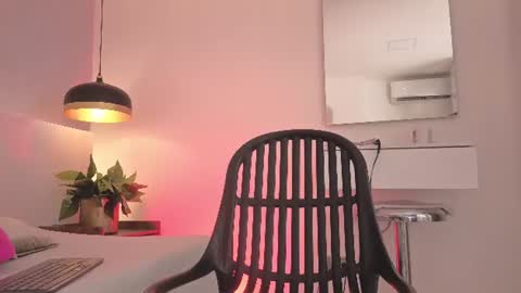 Snapshot of allisonroberts_ chatting on 06/28/26, 01:50 Alli online show from 06/28/26, 01:50