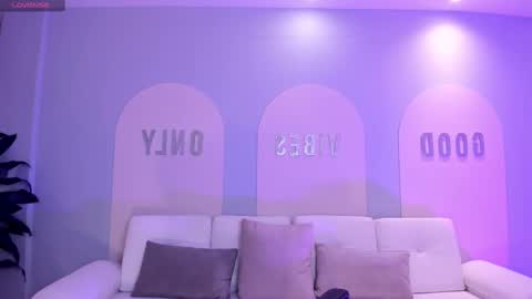 Snapshot of allisonrogersx chatting on 03/01/25, 10:21 Allison Rogers online show from 03/01/25, 10:21