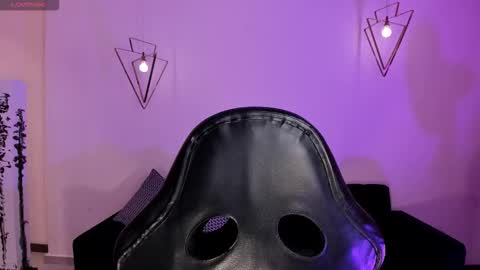 Snapshot of allisonrogersx chatting on 10/03/25, 03:03 Allison Rogers online show from 10/03/25, 03:03