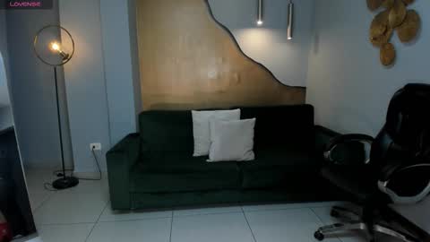 Snapshot of allisonrogersx chatting on 11/22/25, 02:10 Allison Rogers online show from 11/22/25, 02:10