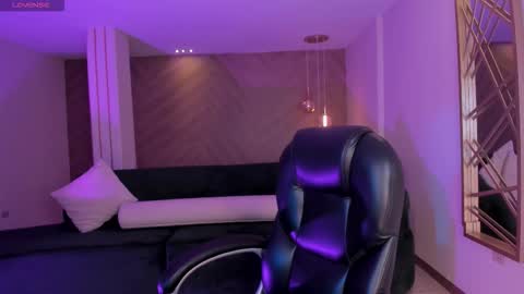 Snapshot of allisonrogersx chatting on 11/25/25, 02:33 Allison Rogers online show from 11/25/25, 02:33