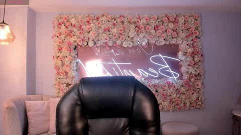 Snapshot of allisonrogersx chatting on 04/08/26, 03:28 Allison Rogers online show from 04/08/26, 03:28