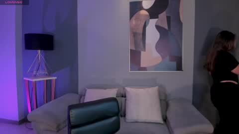 Snapshot of allisonrogersx chatting on 04/12/26, 11:15 Allison Rogers online show from 04/12/26, 11:15