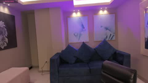 Snapshot of allisonrogersx chatting on 04/18/26, 11:03 Allison Rogers online show from 04/18/26, 11:03