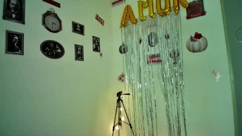 Snapshot of allisson_rose chatting on 10/23/25, 06:34 Alli online show from 10/23/25, 06:34