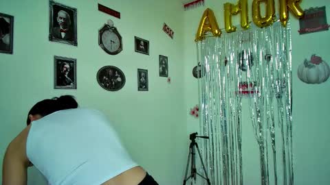 Snapshot of allisson_rose chatting on 10/27/25, 07:51 Alli online show from 10/27/25, 07:51