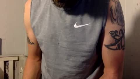 Snapshot of allitrunnin chatting on 02/21/26, 01:01 allitrunnin online show from 02/21/26, 01:01