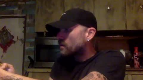 Snapshot of allitrunnin chatting on 04/01/26, 06:14 allitrunnin online show from 04/01/26, 06:14