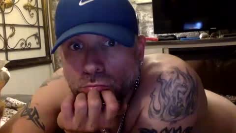 Snapshot of allitrunnin chatting on 04/21/26, 08:20 allitrunnin online show from 04/21/26, 08:20