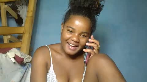 Snapshot of allizida01 chatting on 11/25/25, 04:07 allizida01 online show from 11/25/25, 04:07