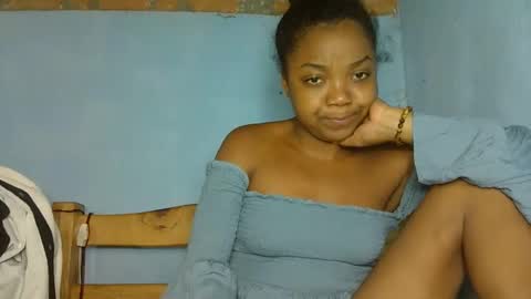 Snapshot of allizida01 chatting on 02/10/26, 06:45 allizida01 online show from 02/10/26, 06:45
