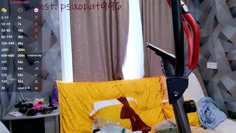 Snapshot of alllinaeve chatting on 10/15/25, 11:21 Alina online show from 10/15/25, 11:21