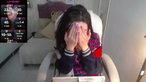 Snapshot of alllyson_ chatting on 11/13/25, 07:57 alison online show from 11/13/25, 07:57