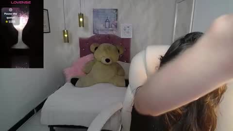 Snapshot of alllyson_ chatting on 11/24/25, 08:08 alison online show from 11/24/25, 08:08